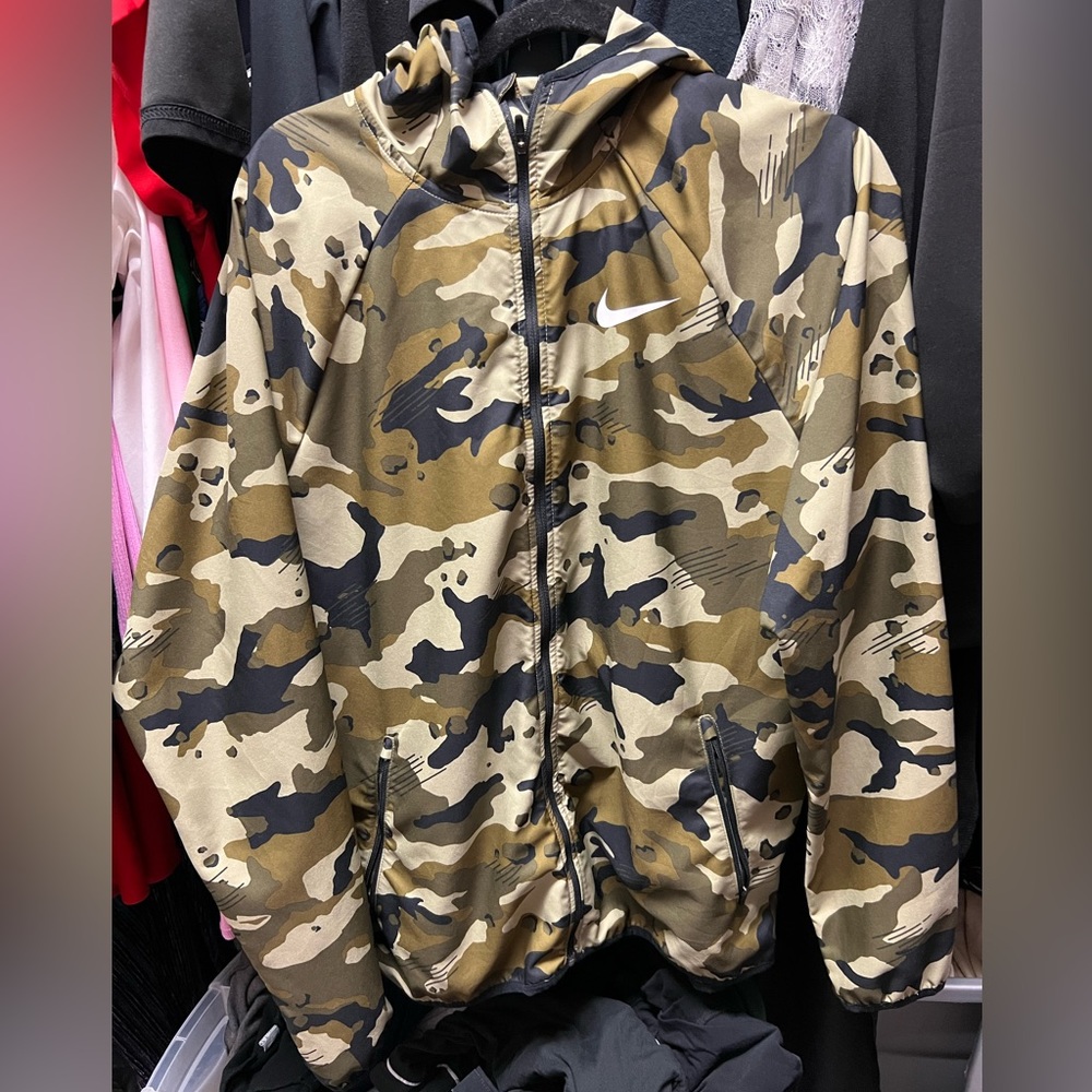 Camo nike windbreaker